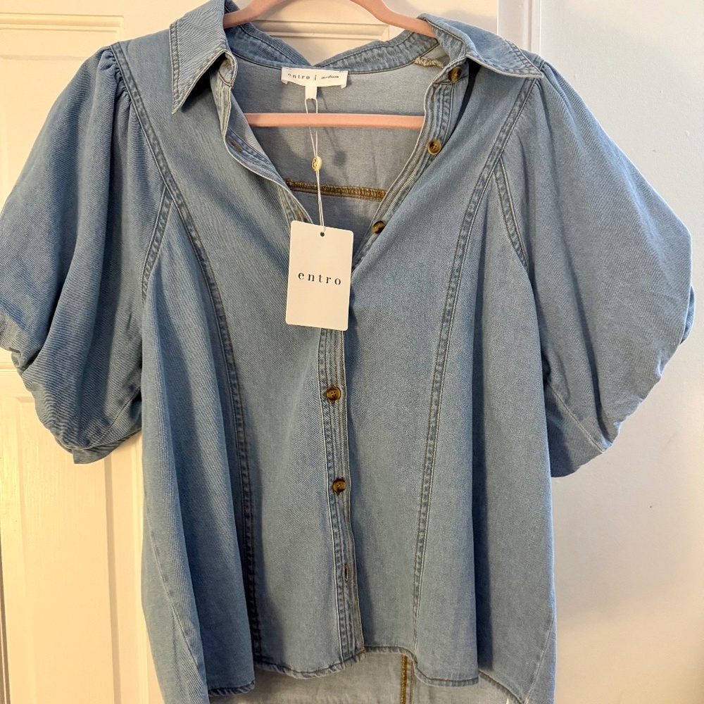 Puffy Short-Sleeve Blouse • SZ M
